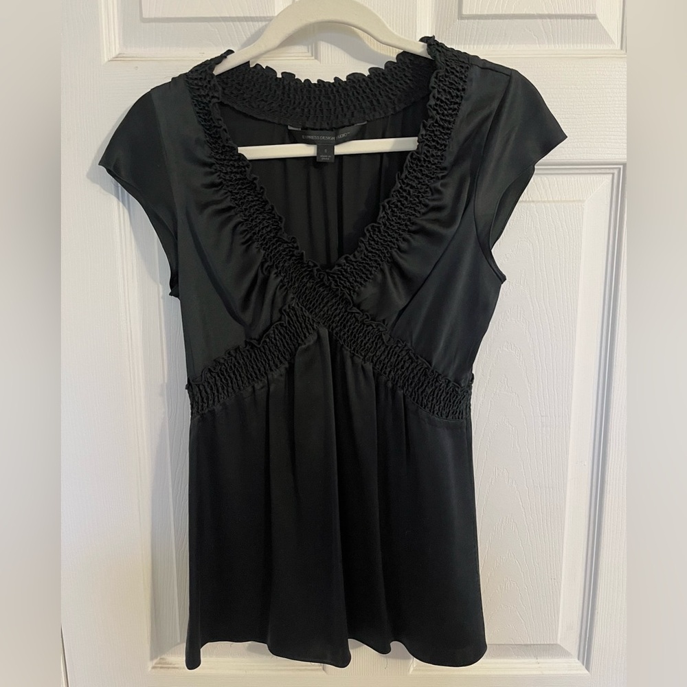 Black Silk Express Vneck Top - Women’s Size S